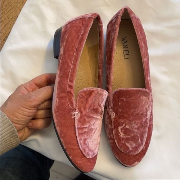 VANELI ROSE VELVET FLATS.  NEW. - Picture 3 of 8